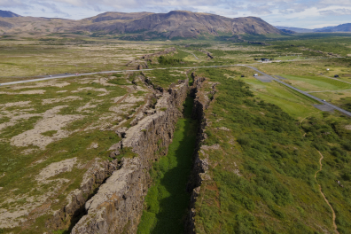 Fissures d'extension de la croûte terrestre (Thingvellir, Islande)